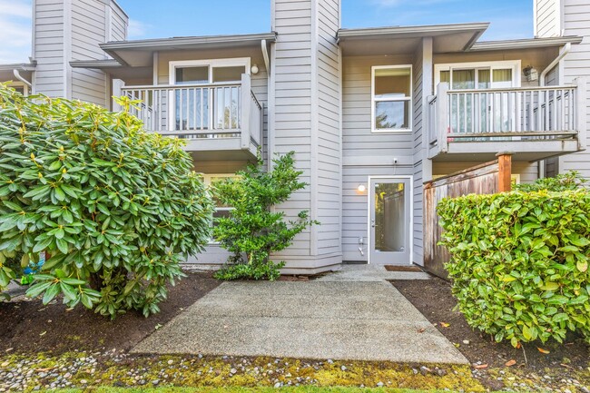 Building Photo - 2Bd/2.5Ba Bellevue Townhouse