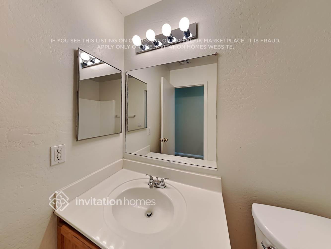 Building Photo - 6045 W Southgate Ave