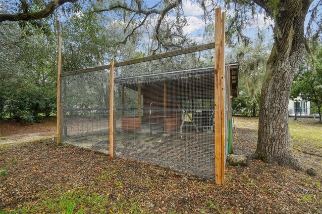 Building Photo - 16453 Pawnee Dr