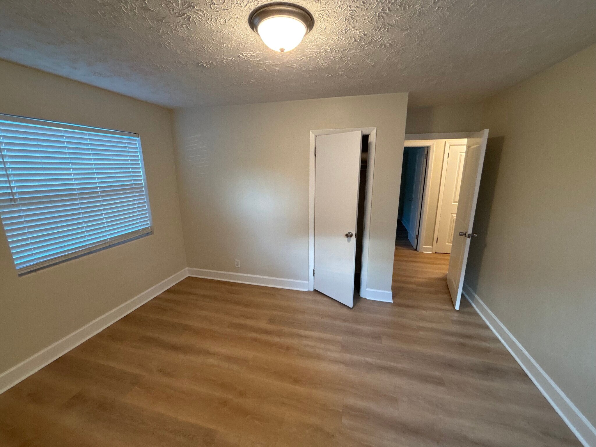 Large closets - 3142 Belden Cir