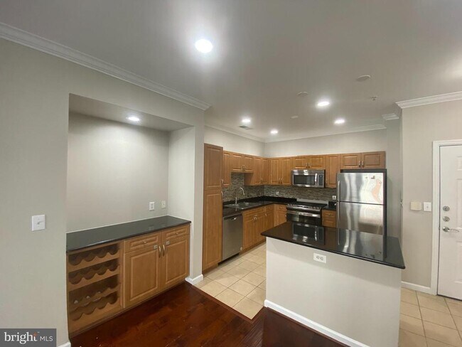 Building Photo - 12929 Centre Park Cir