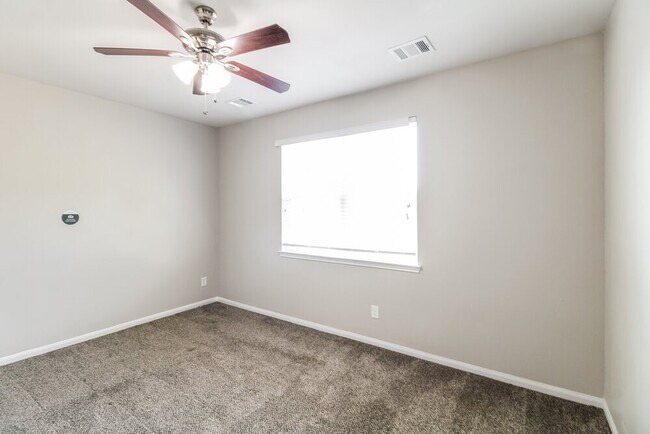 Building Photo - 10323 Leafy Autumn Path