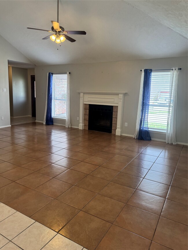 Building Photo - 2602 Grand Teton Dr