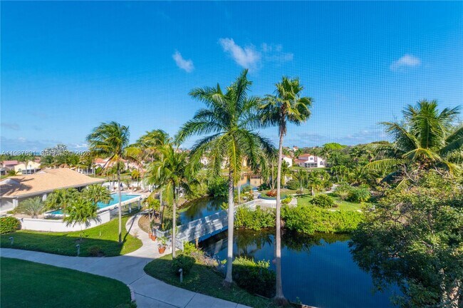 Building Photo - 545 SE 12th St