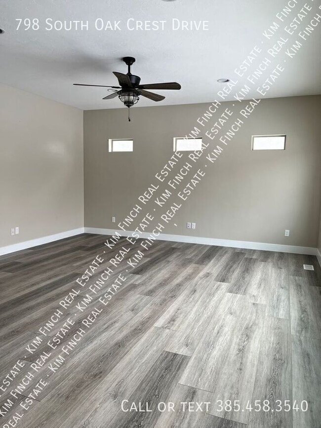 Building Photo - 798 S Oak Crest Dr