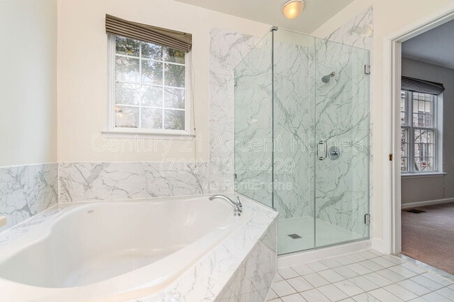 Building Photo - 8932 Milford Haven Ct