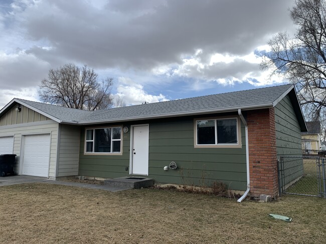 Building Photo - 1412 Cheryl St