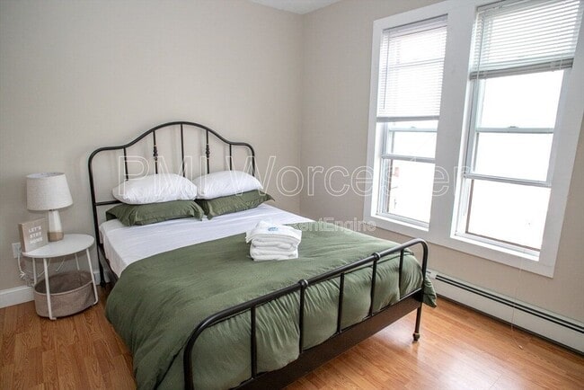 Building Photo - 73 Green Hill Pkwy