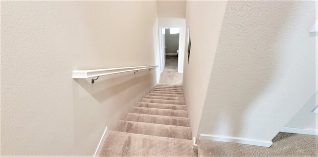 Building Photo - 2 Adelfa St