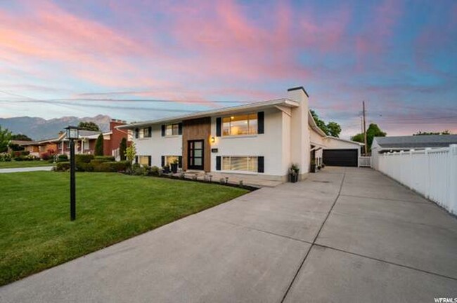Building Photo - Millcreek Stunner Next to St Marks Hospital!