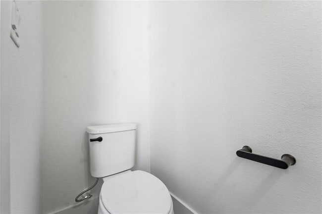 Building Photo - 15058 Grv Lk Dr