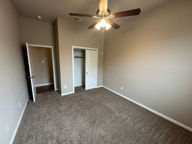 Building Photo - AVAILABLE NOW ; APPLY TODAY!!!