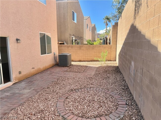 Building Photo - 9310 Winebrook Ave