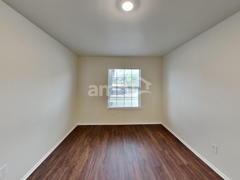 Building Photo - 8321 Brigalow St