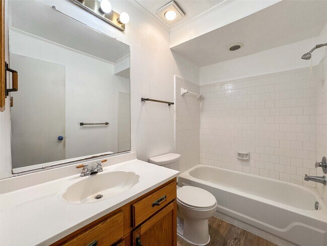 Building Photo - 2903 Auburn Dr