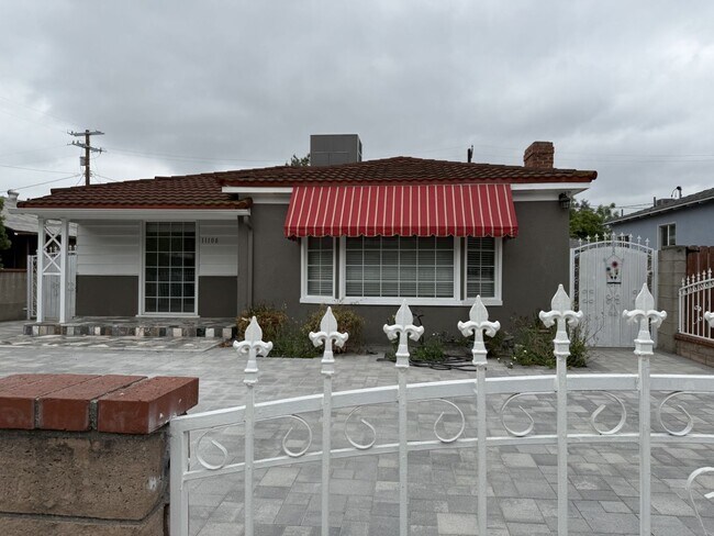 Building Photo - HAC-1