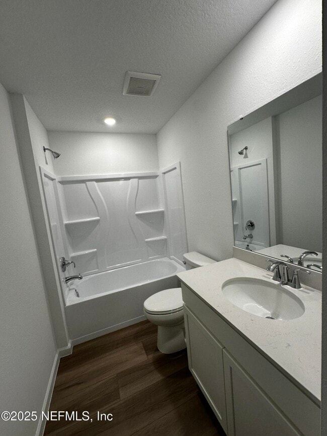 Building Photo - 611 Holly Lks Dr