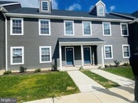 Building Photo - 20 Skip Ln