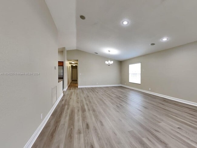 Building Photo - 211 NE 24th Ave