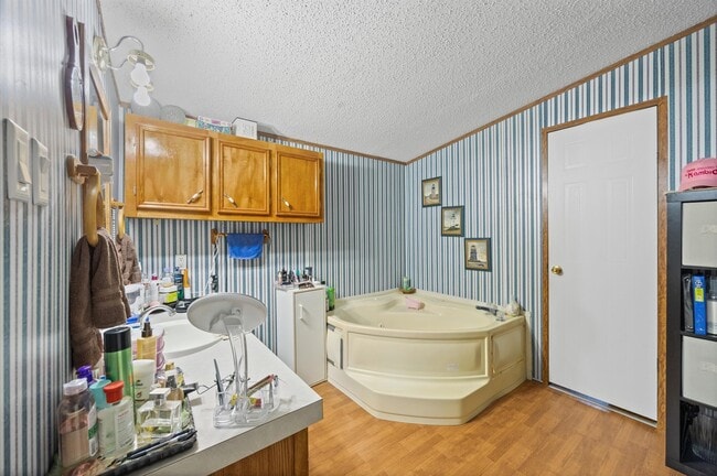 Building Photo - 806 Co Rd 2112