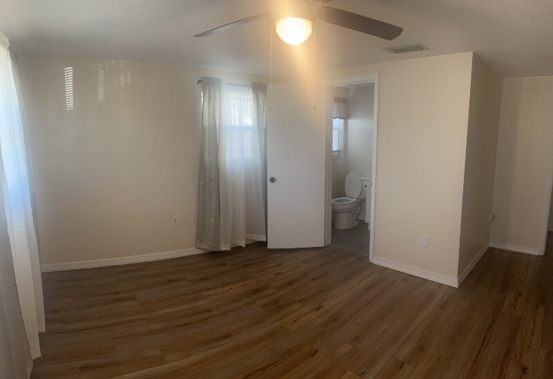 Building Photo - 10702 Laburnum Dr