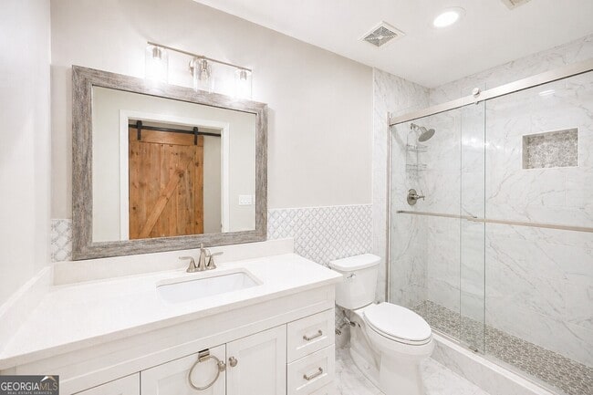 Building Photo - 135 Summer Brooke