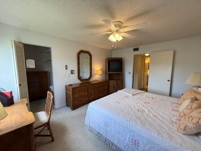 Building Photo - 304 Knotty Pine Cir