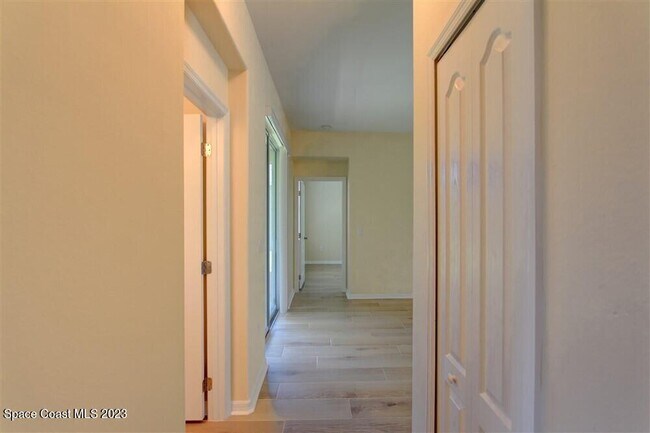 Building Photo - 5834 Trieda Dr