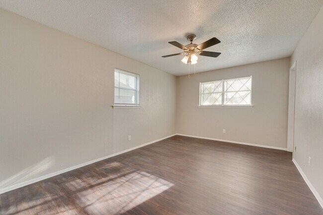 Building Photo - Neighborly Estate in North Richland Hills
