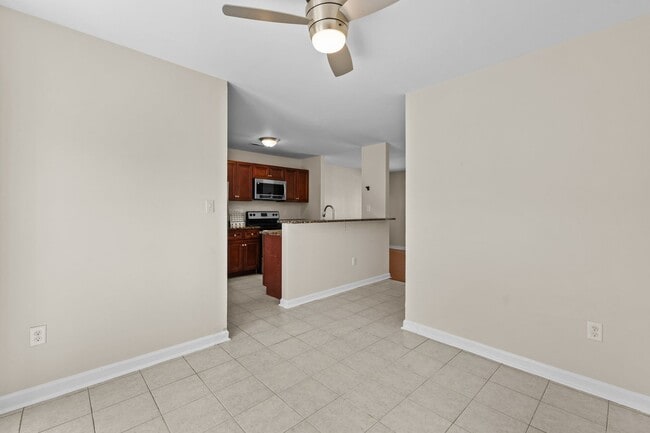 Building Photo - 515 Battery Ave