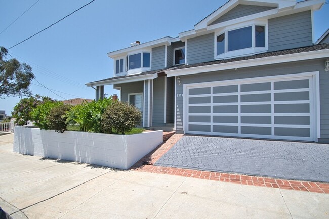 Primary Photo - 4 Bed 2.5 Bath Home in Hermosa Beach For L...