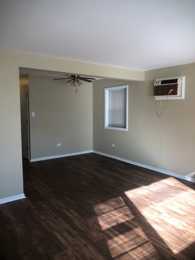 Building Photo - 6742 W 63rd St