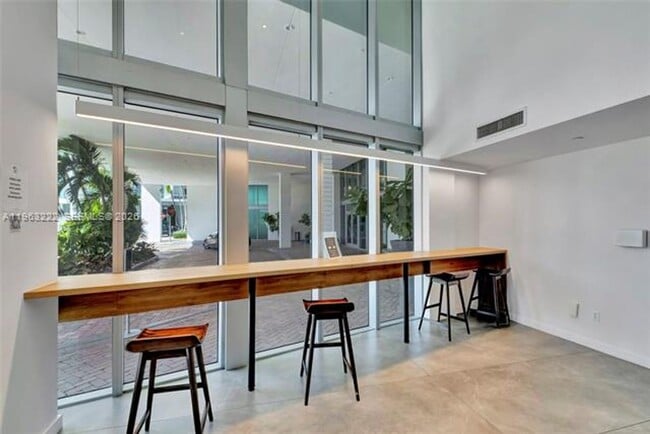 Building Photo - 350 S Miami Ave