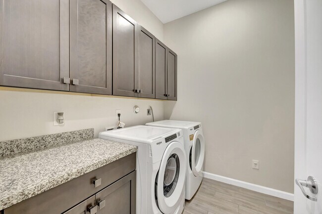 Building Photo - 6439 Trails Of Foxford Ct