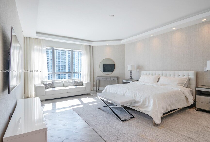 Building Photo - 17301 Biscayne Blvd