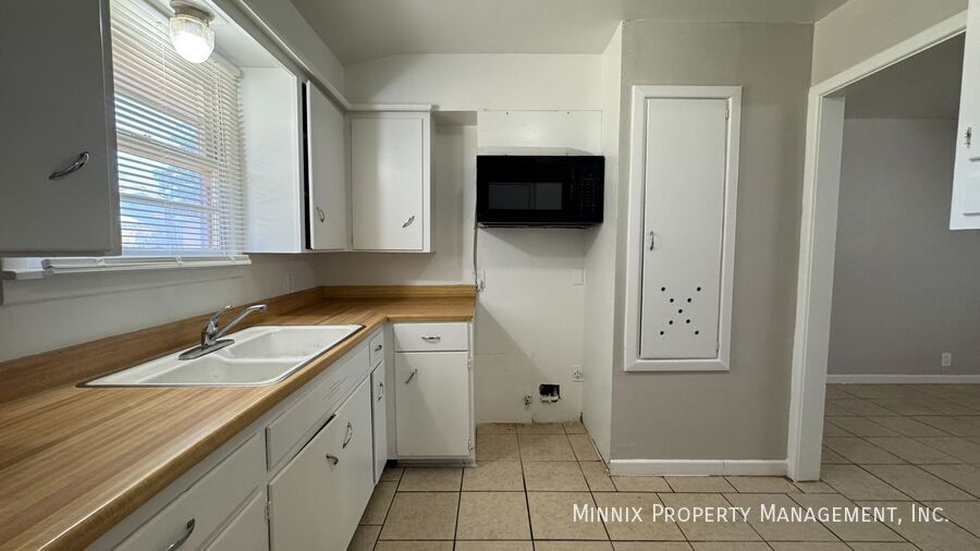 Building Photo - 3816 44th St