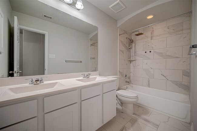 Building Photo - 3423 Hackberry Tree Ln