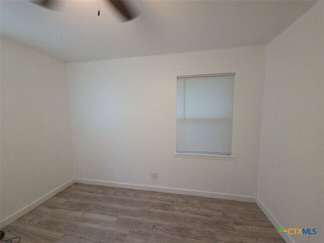 Building Photo - 1315 Estes Dr