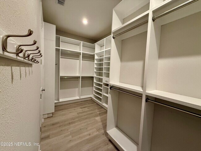 Building Photo - 505 Windwalker Dr