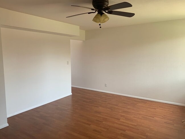 Building Photo - Great 1 bedroom 1 bath cond