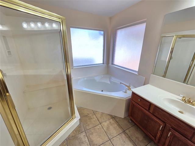 Building Photo - 2308 Welch Pl