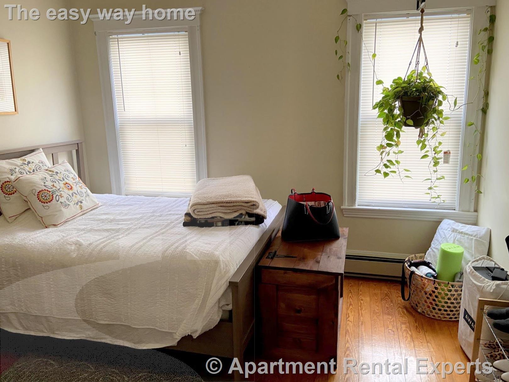 Building Photo - 41 Bay State Ave