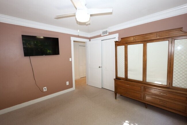 Building Photo - 2 Bedroom Condo in Buckhead for RENT!!! (Garden Brook at Peachtree Hills)
