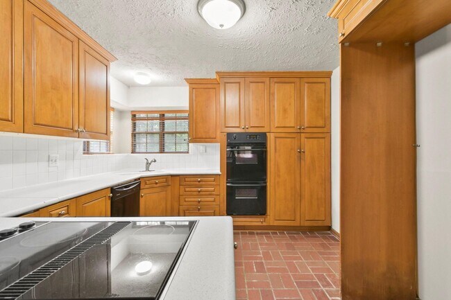 Building Photo - 3735 Pineleaf Dr