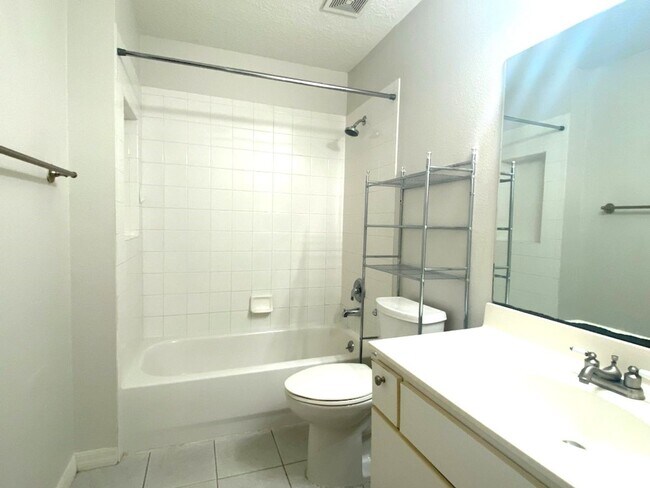 Building Photo - Beautiful 3 Bedroom Home in The Trails in Ormond Beach!