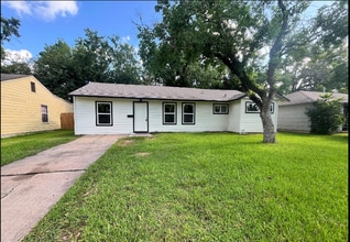 Building Photo - 5915 Beldart St