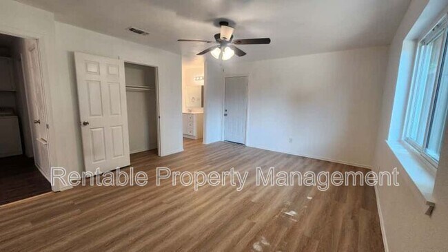 Building Photo - 109 Arrowhead St