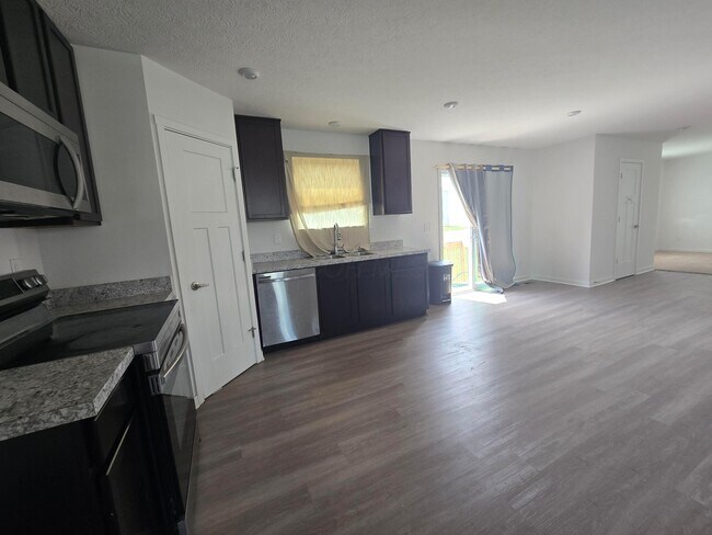 Building Photo - 125 Boutot St