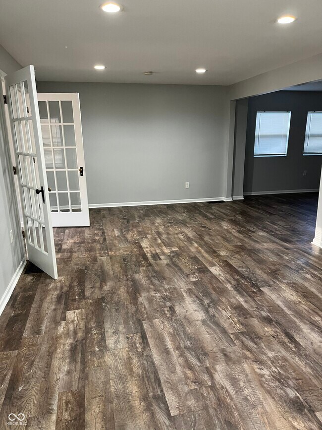 Building Photo - 742 N Denny St