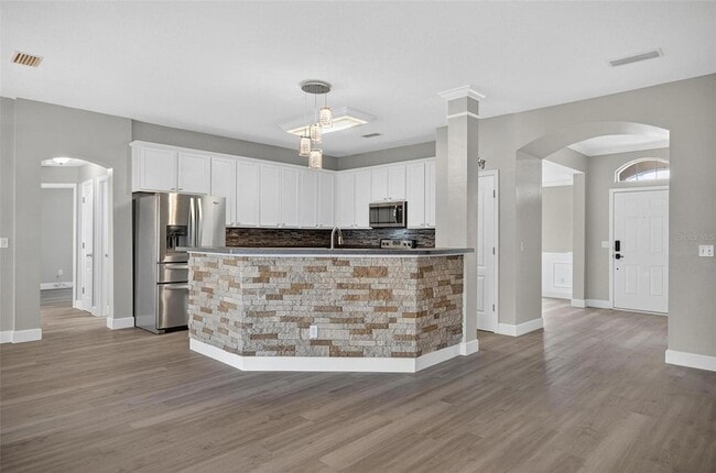 Building Photo - 37 Burnside Dr